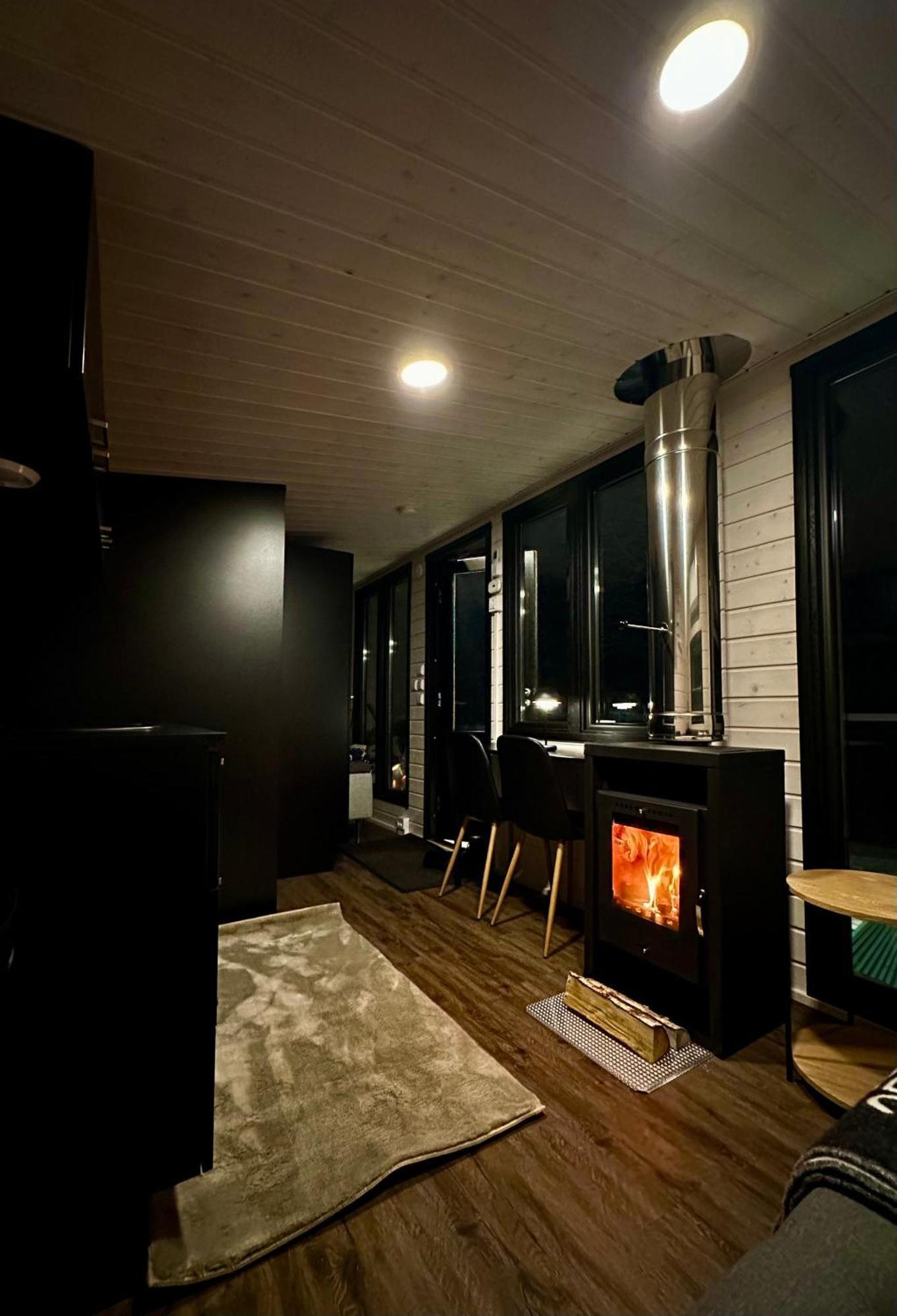 Aurora Forest Lodge Рованиеми Экстерьер фото