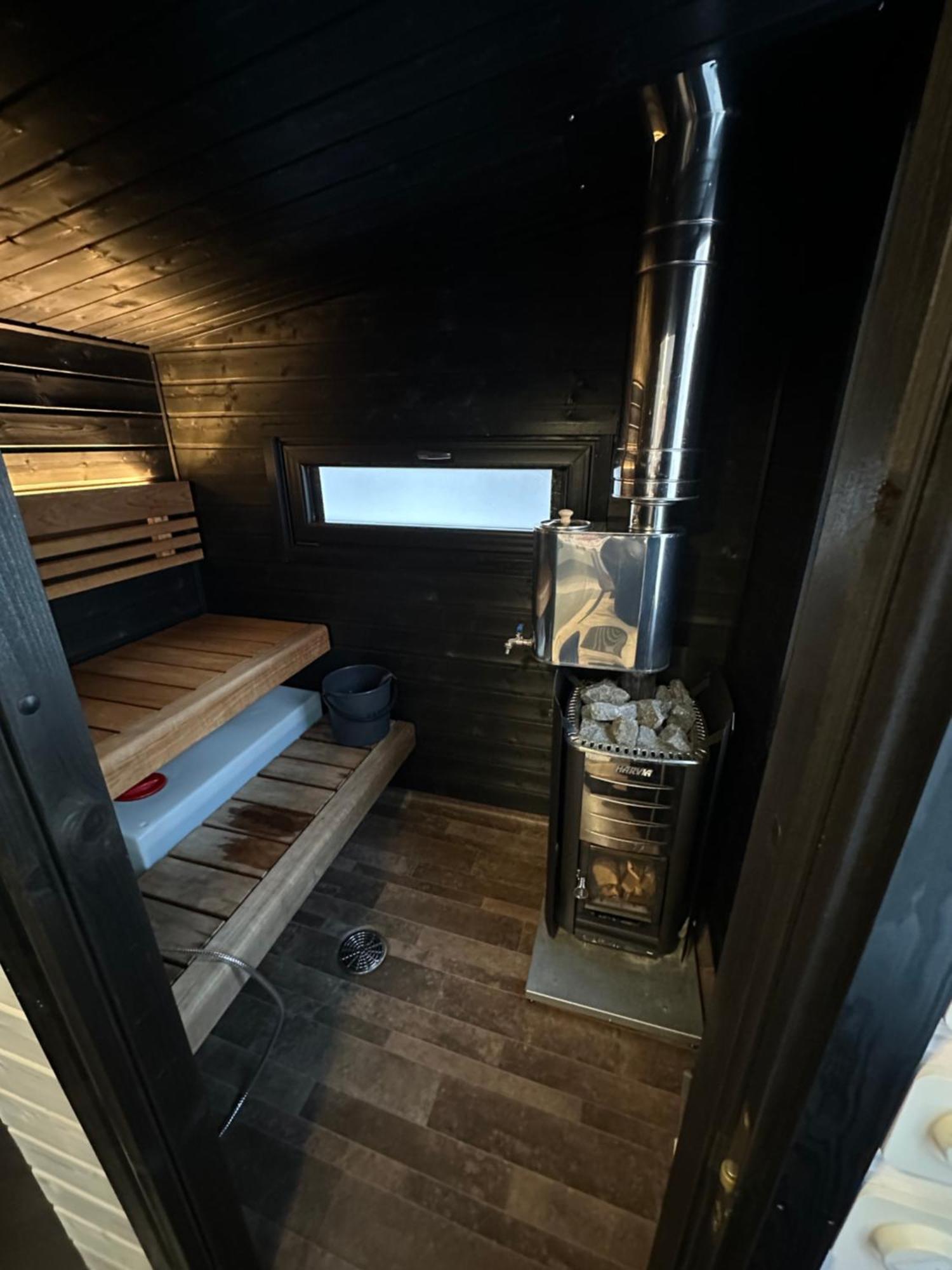Aurora Forest Lodge Рованиеми Экстерьер фото